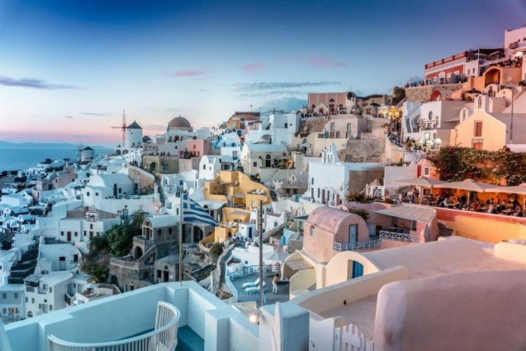 Santorini es considerada un joya turística griega. Foto: Europa Press.