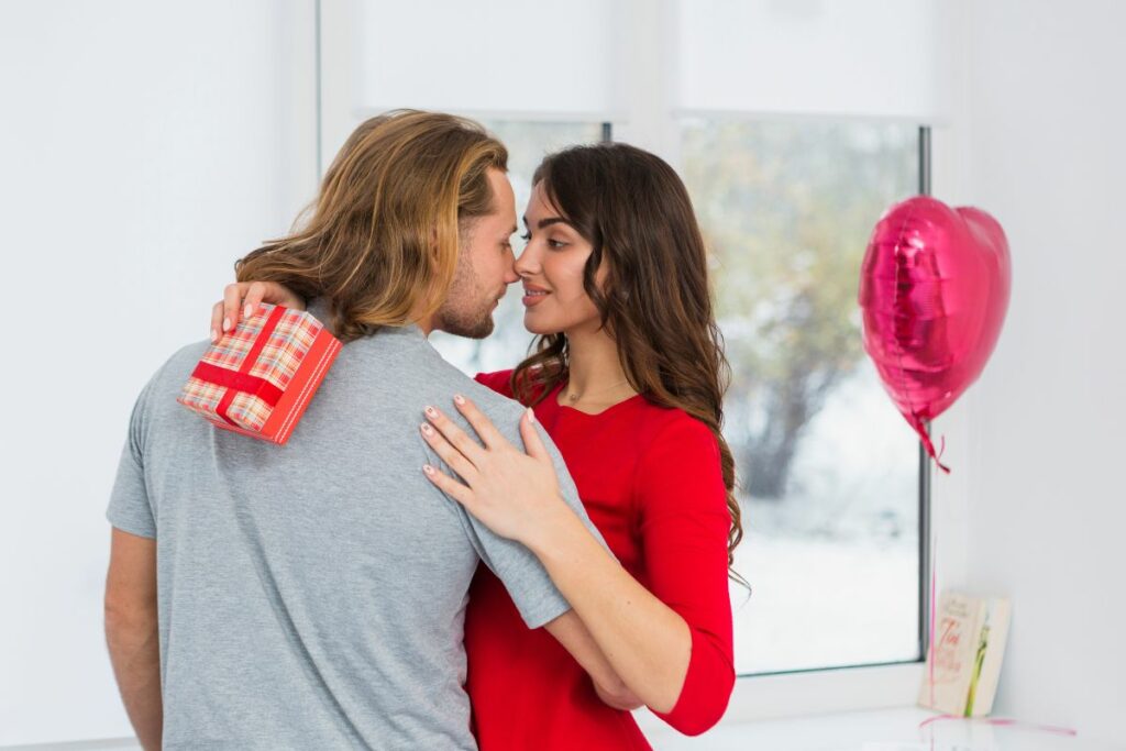 San Valentín, el pretexto perfecto para examinar los mitos románticos de la cultura pop. Foto: Freepik.