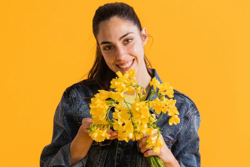 Las flores amarillas tienen su propio día. Foto: Freepik.