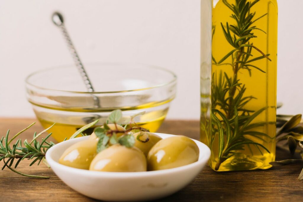 Existen aceites económicos que no siempre benefician la salud. Foto: Freepik.