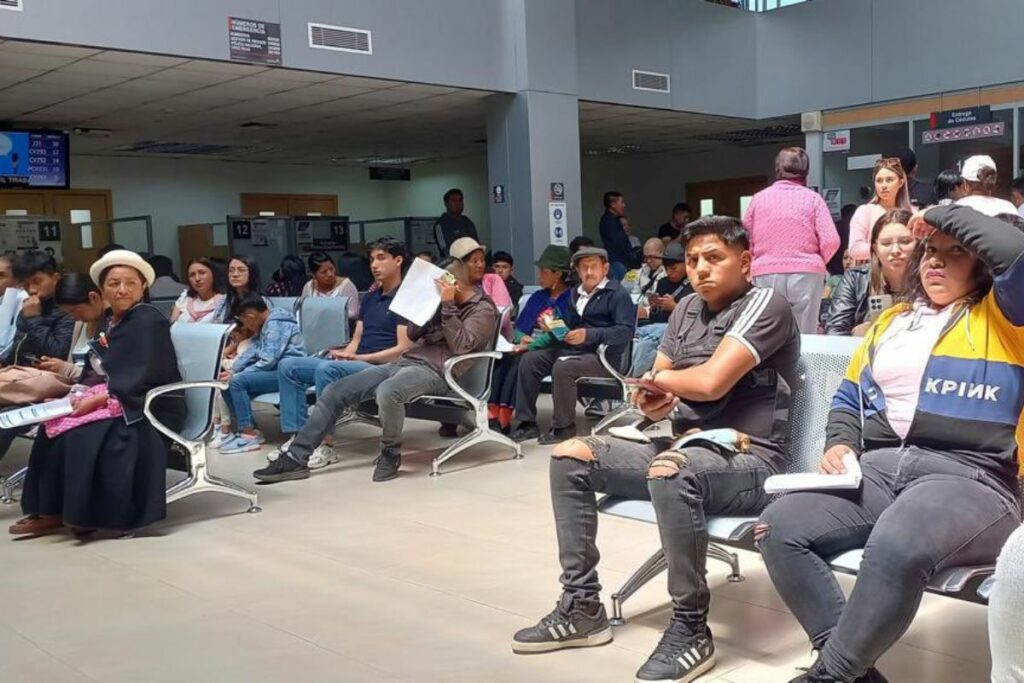 La cédula de ciudadanía y el pasaporte son documentos válidos para ejercer el derecho al voto. Foto: X @RegistroCivilec.