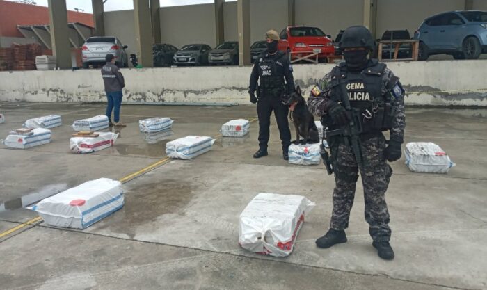 Policía se decomisa cinco toneladas de droga en Guayaquil - El Comercio