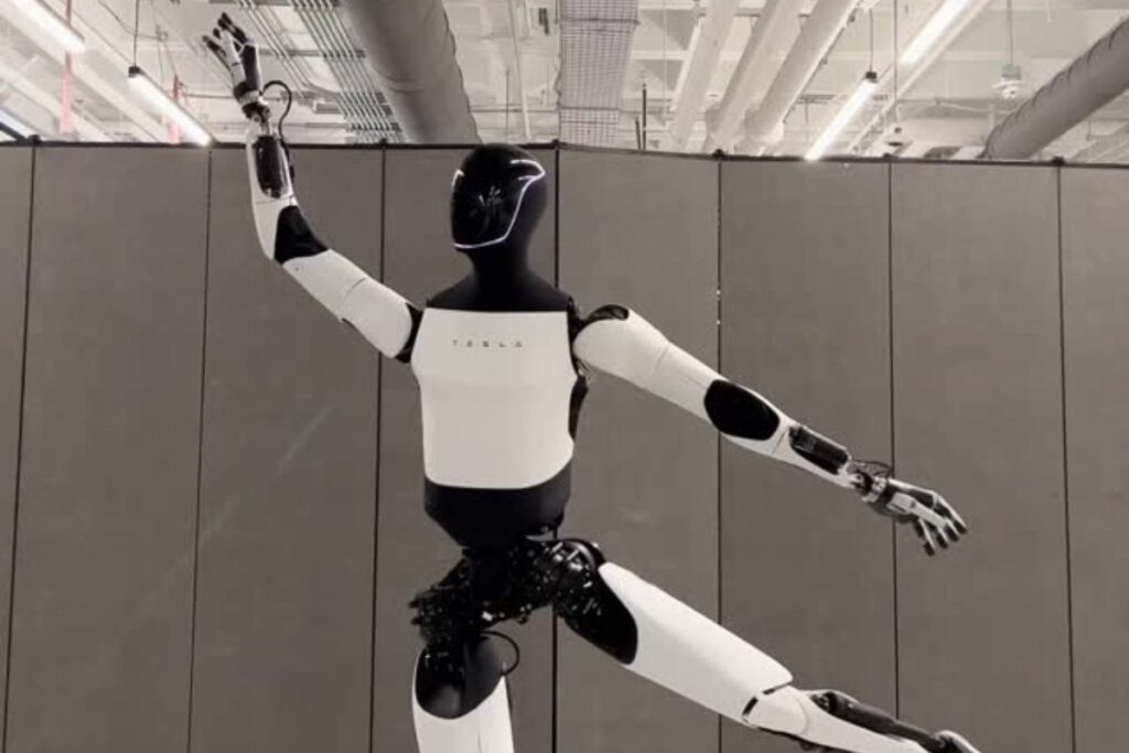 Tesla muestra a Optimus bailando sin asistencia y abre el debate sobre IA autónoma. Foto: Instagram @teslamotors.
