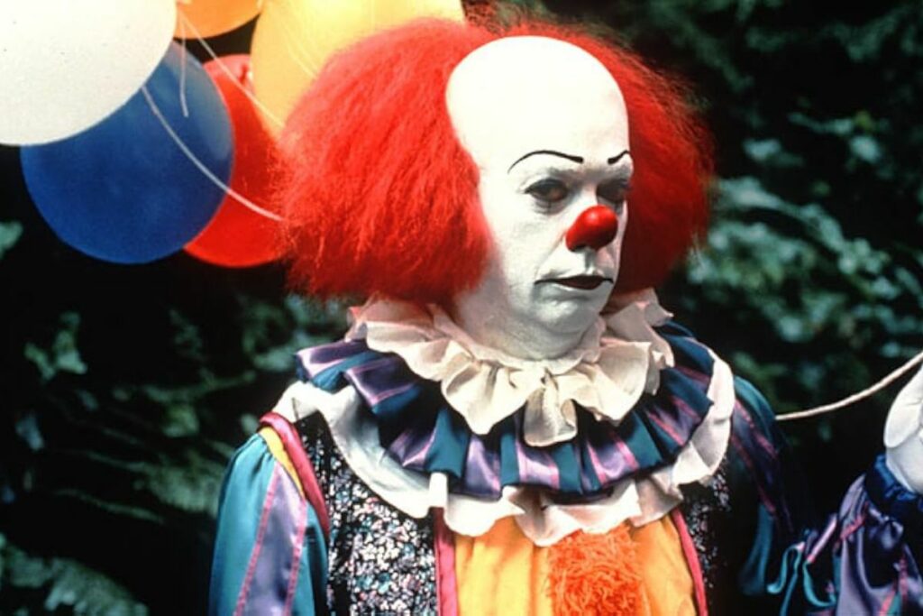 El payaso Pennywise de 'IT' se ha convertido en uno de los rostros más icónicos del miedo en los filmes de terror. Foto: IMDb.