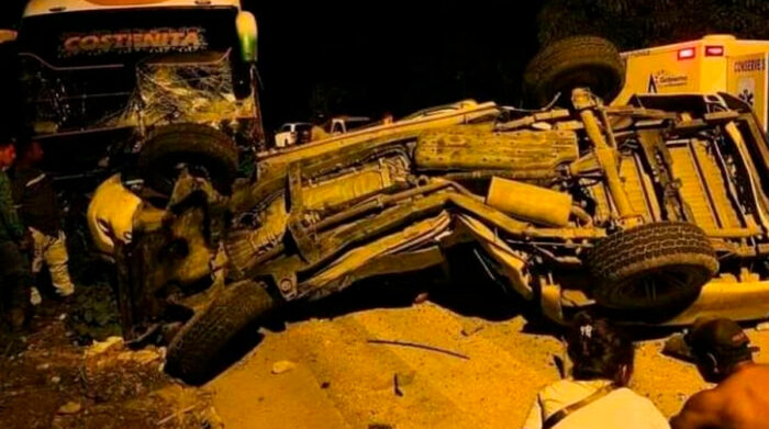 Choque entre bus interprovincial y camioneta deja cinco fallecidos en ...