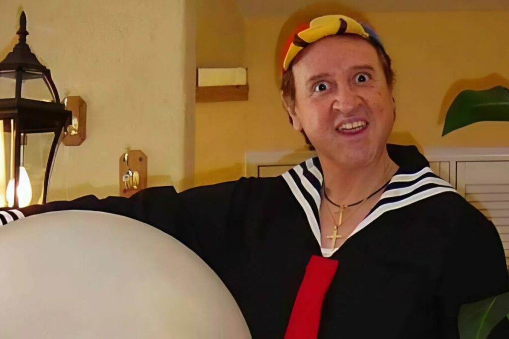 Carlos Villagrán volvió a ser Quico a los 81 años y desató una ola de  nostalgia - El Comercio