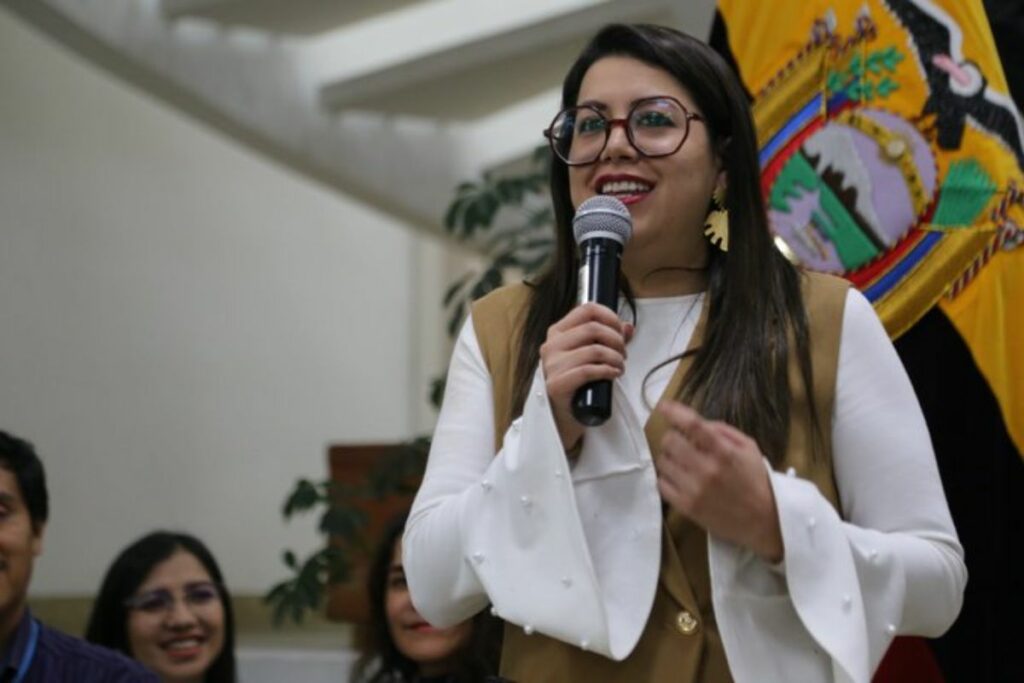 Fiscalización conoce juicio politico contra Andrea Arrobo, exministra de Energía, por crisis energética.
