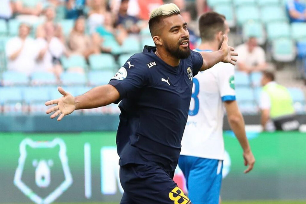 Christian Noboa durante su etapa en el PFC Sochi de Rusia.