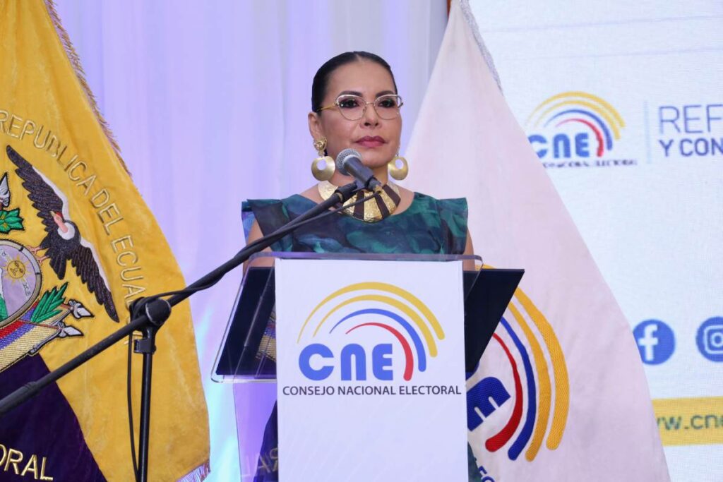 Diana Atamaint, presidenta del Consejo Nacional Electoral, dio la primera cadena nacional desde el Centro de Mando y Difusión de Resultados pasadas las 10:00 de este 21 de abril del 2024. Foto: Cortesía CNE