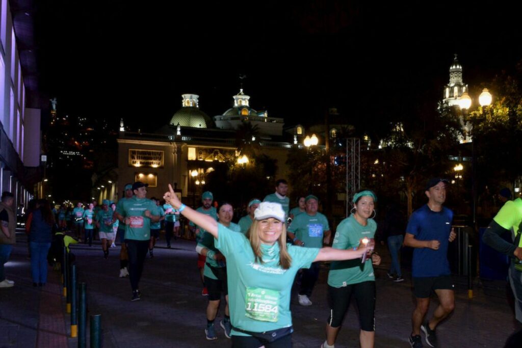 Una competidora posa en la carrera Ruta de las Iglesias 10K. Foto: www.rutadelasiglesias.com