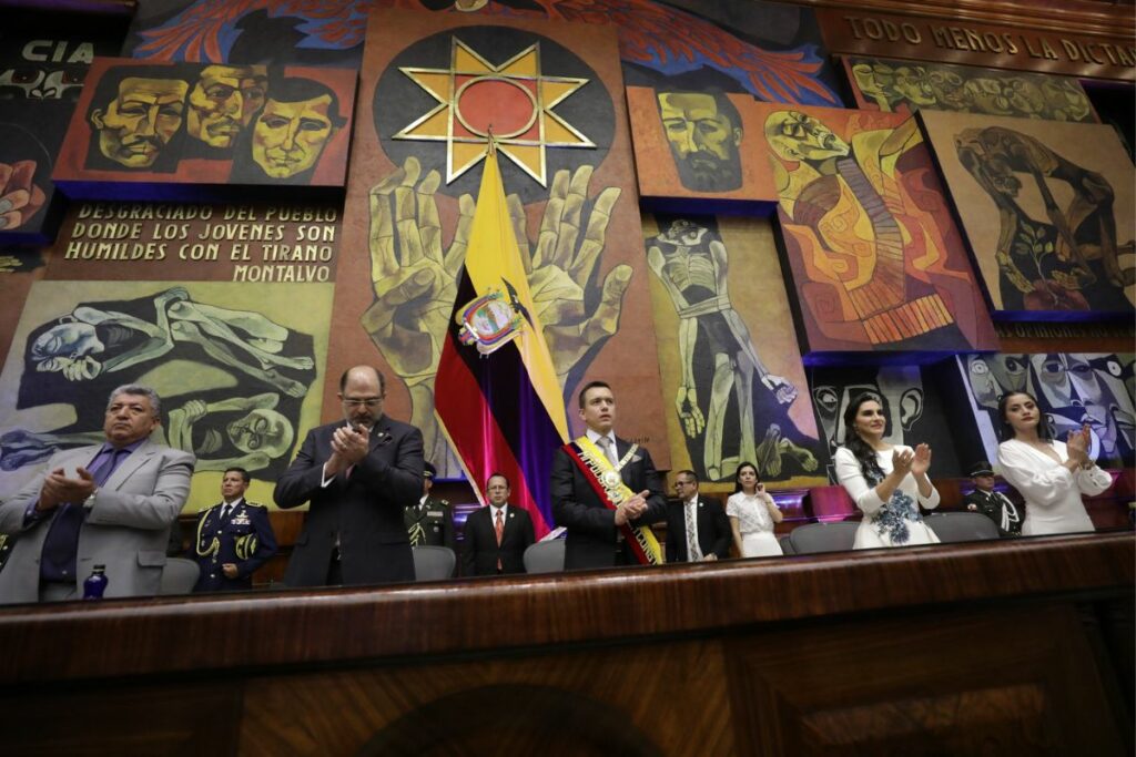 El presidente Daniel Noboa y el titular de la Asamblea, Henry Kronfle, durante la ceremonia de posesión. Foto: Asamblea Nacional