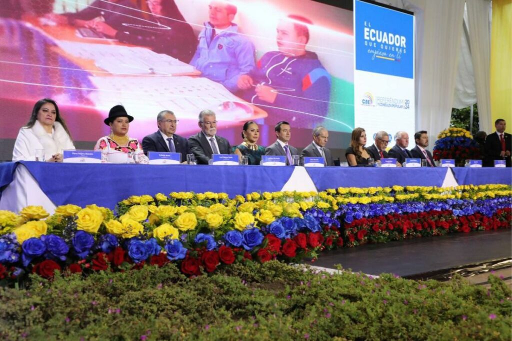 Autoridades inauguran la jornada electoral del 21 de abril de 2024. Foto: X/CNE