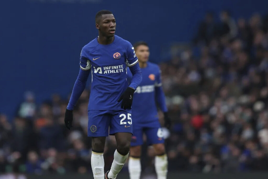 Moisés Caicedo con el Chelsea en la temporada 2023-24.