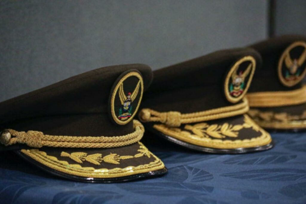 Dos policías y tres médicos fueron detenidos en la investigación. Foto: Fiscalía General del Estado