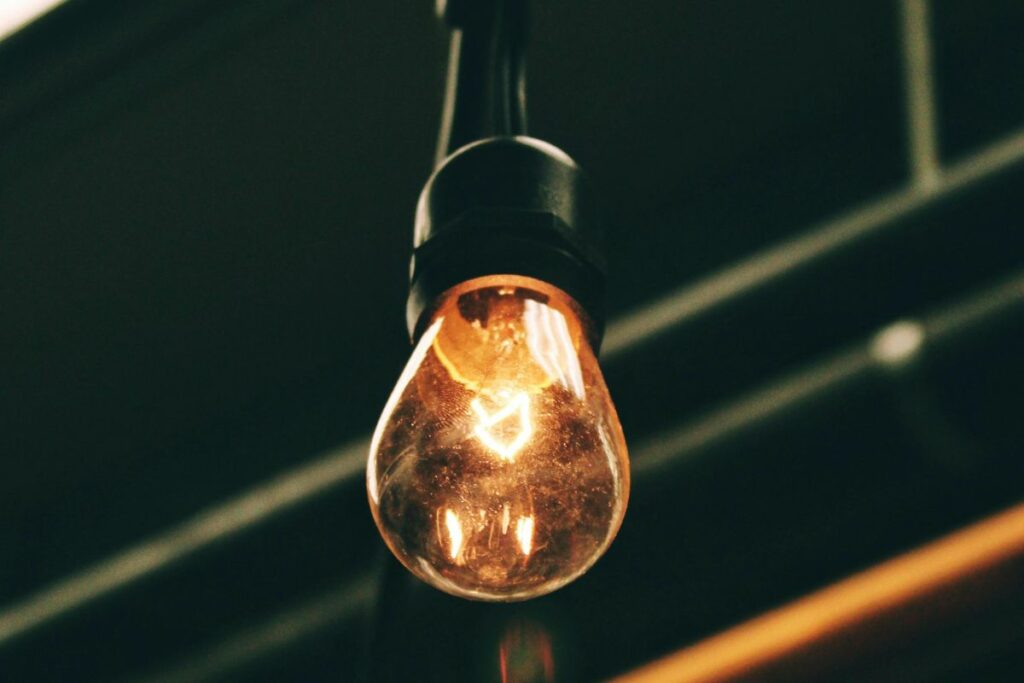 Los cortes de luz en Quito para este sábado 5 de octubre se mantienen en el rango de hasta cinco horas.
