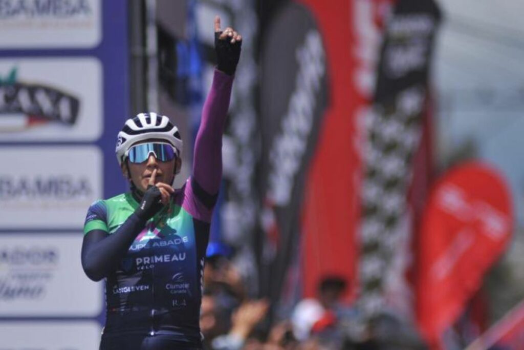 Miryam Núñez, ciclista ecuatoriana. Foto de Álvaro Pérez, de la cuenta @MiryamNuez2