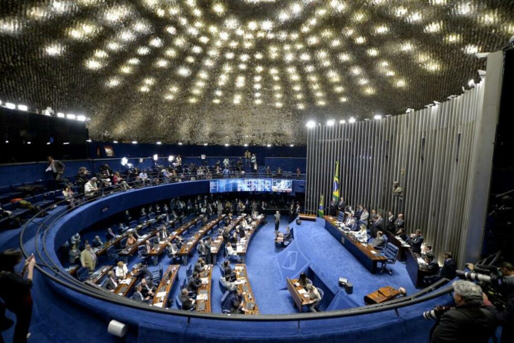 Con 52 fotos a favor la propuesta fue aprobada por el Senado. Foto: Agencia EFE