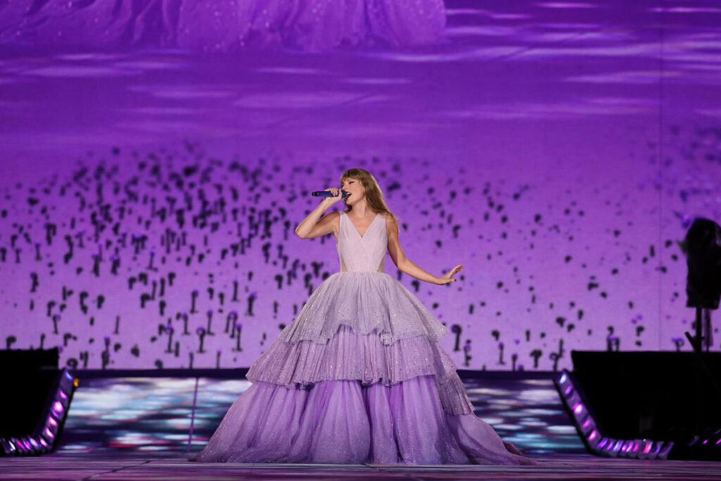 Taylor lucía un maquillaje suave en sus primeros años de cantante. Foto: Billboard