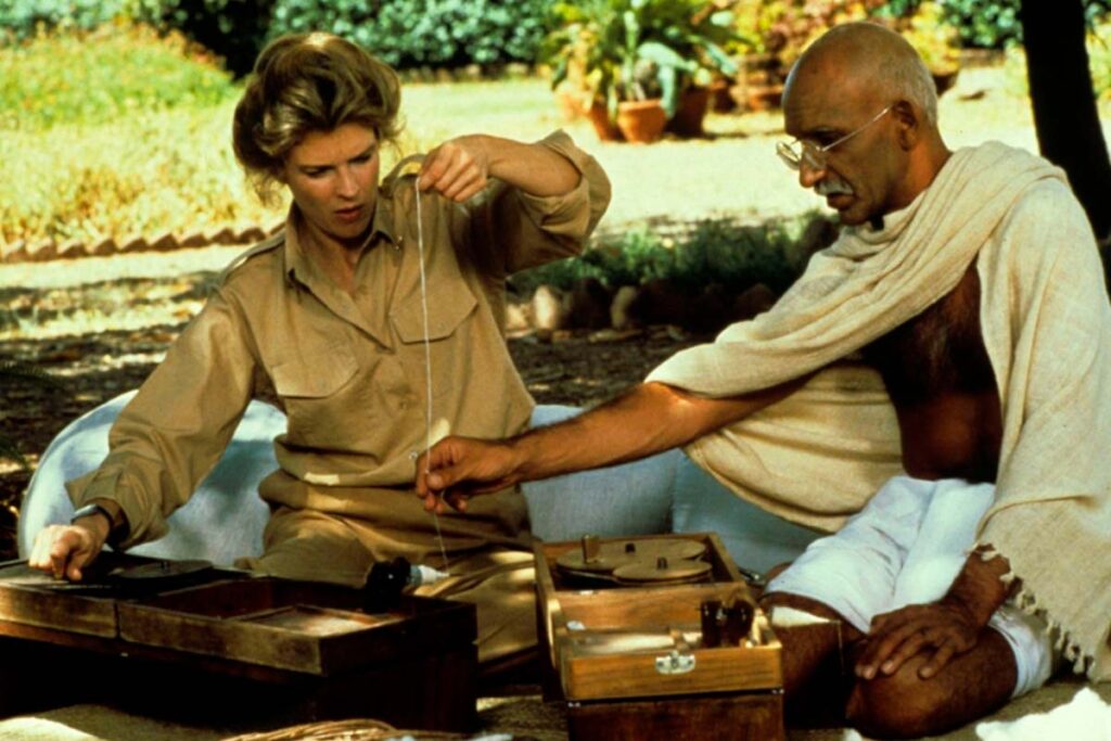 Candice Bergen y Ben Kingsley en 'Gandhi'. Foto: Tomada de IMBd.