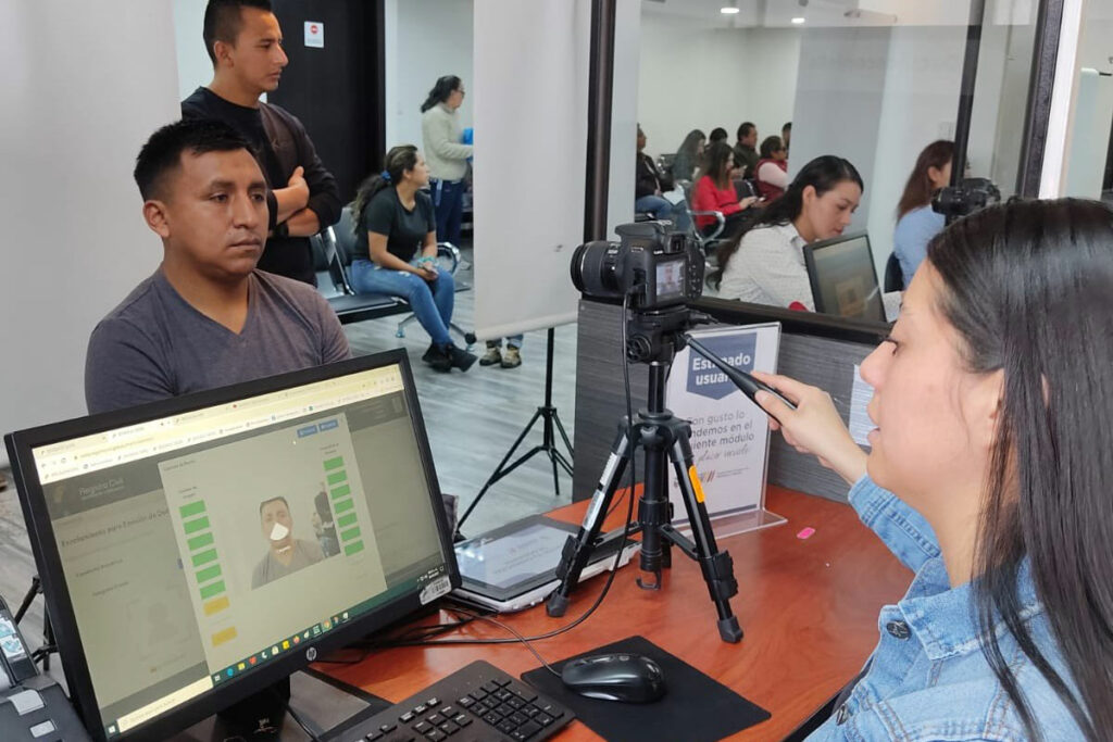 La cédula de identidad es expedida por el Registro Civil de Ecuador. Foto: Registro Civil.