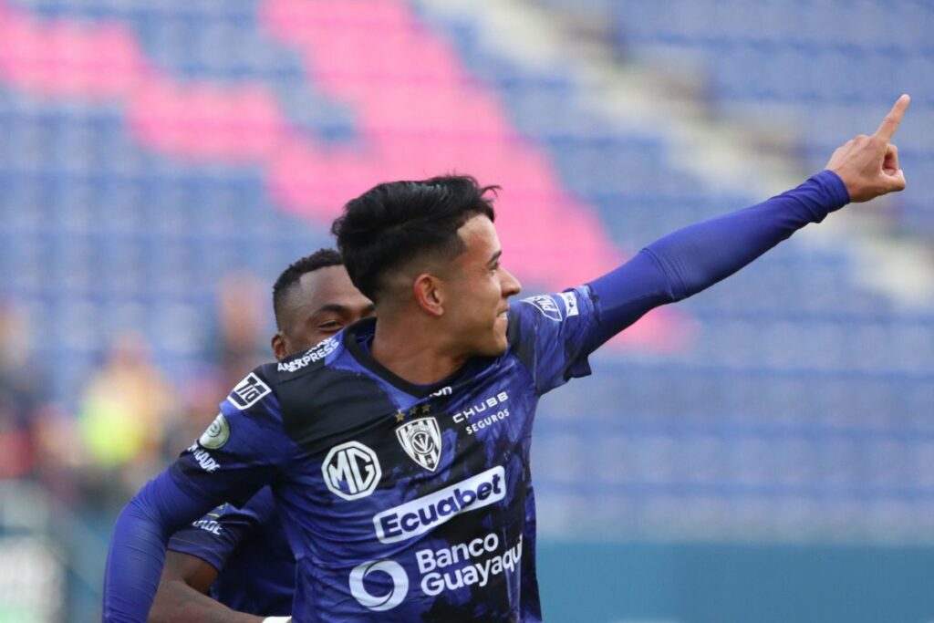 Kendry Páez festeja su gol ante Deportivo Cuenca con Independiente del Valle. Foto: API