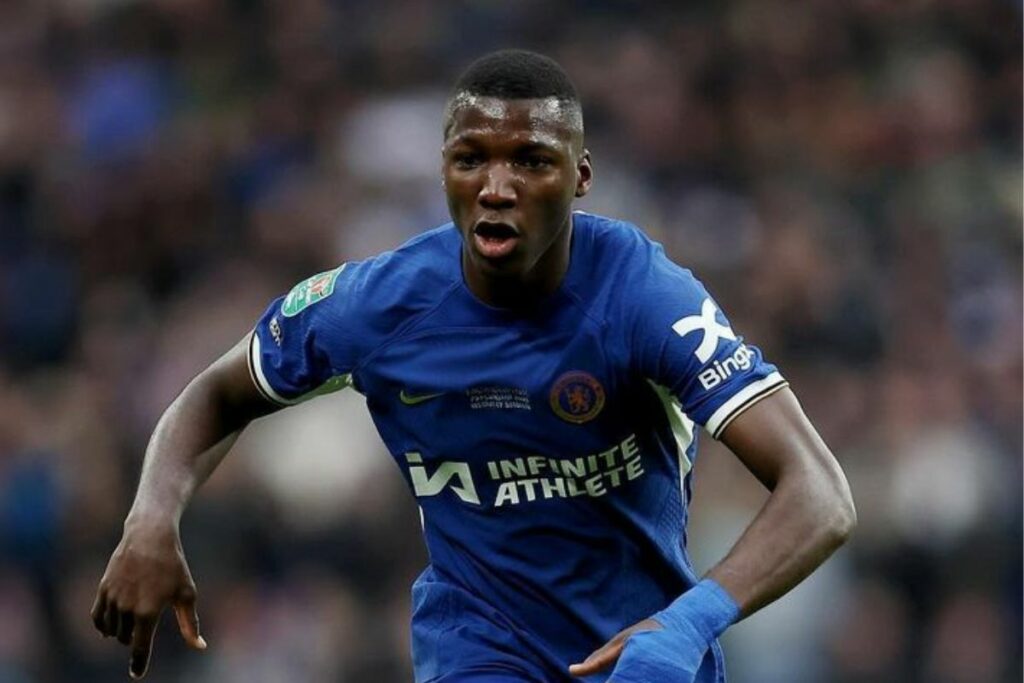 Moisés Caicedo fue la figura en la victoria del Chelsea ante el Nottingham por la Premier League.