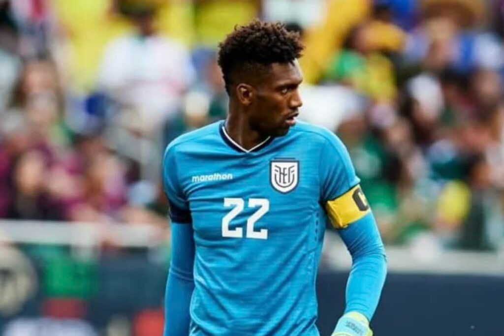 Alexander Domínguez como capitán de la Selección de Ecuador. 