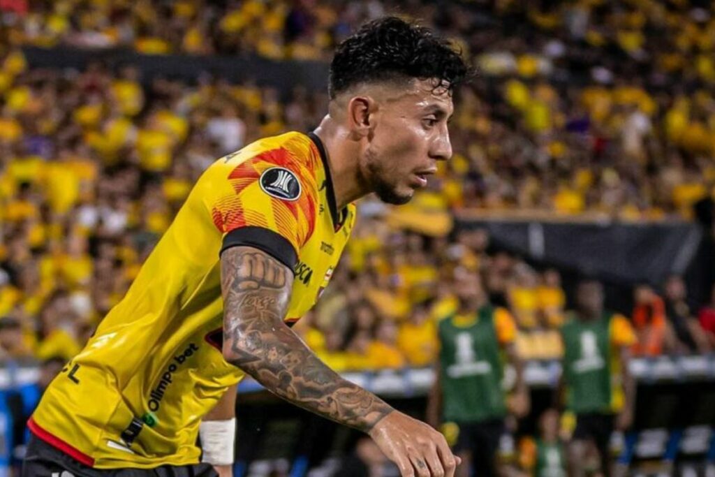 Joao Rojas en un partido con Barcelona SC en la temporada 2024.