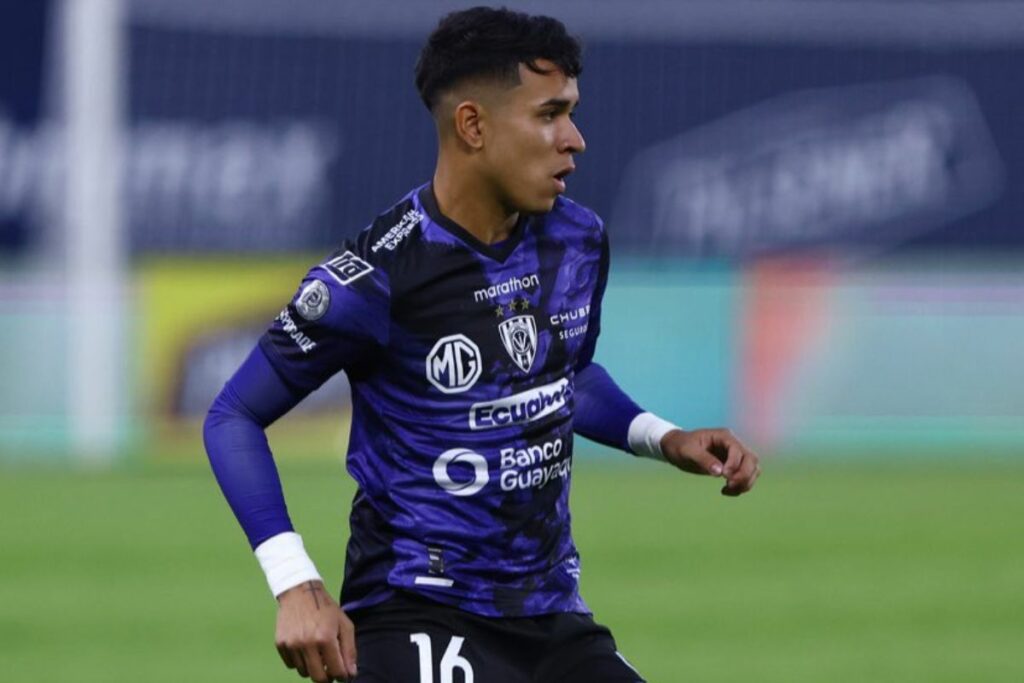Kendry Páez durante el partido entre Independiente del Valle y Liga de Quito.
