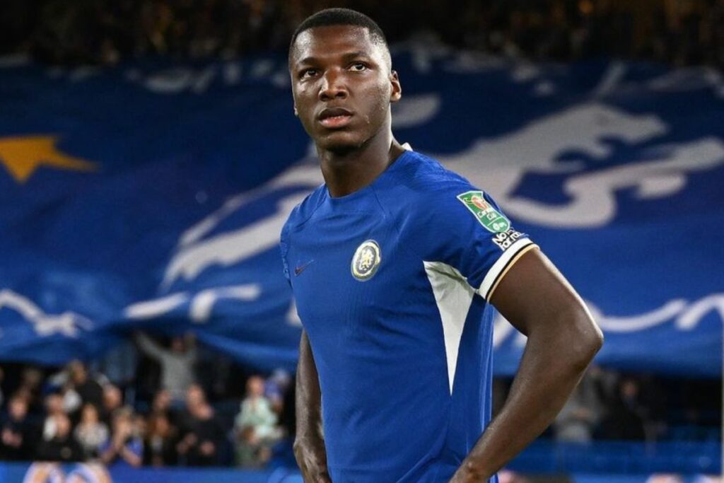Moisés Caicedo está de vacaciones en Ecuador y vio el partido de Barcelona SC y Liga de Quito.