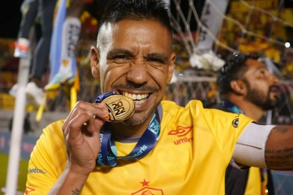 Víctor Figueroa fue capitán y figura del equipo de Aucas que quedó campeón de la Liga Pro 2022.