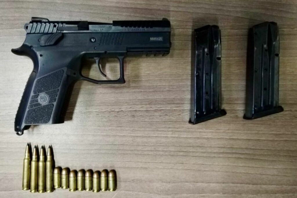 Los detenidos portaban armas y sustancias sujetas a fiscalización. Foto: referencial X Fiscalía