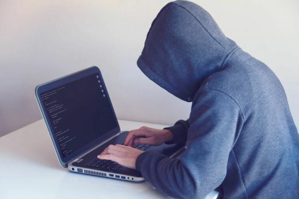 Un estudio reveló las cifras de menores que hablan con desconocidos en Internet. Foto: Pexels.