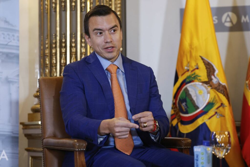 El presidente Noboa indicó que a la violencia no se la combate solo con armas.