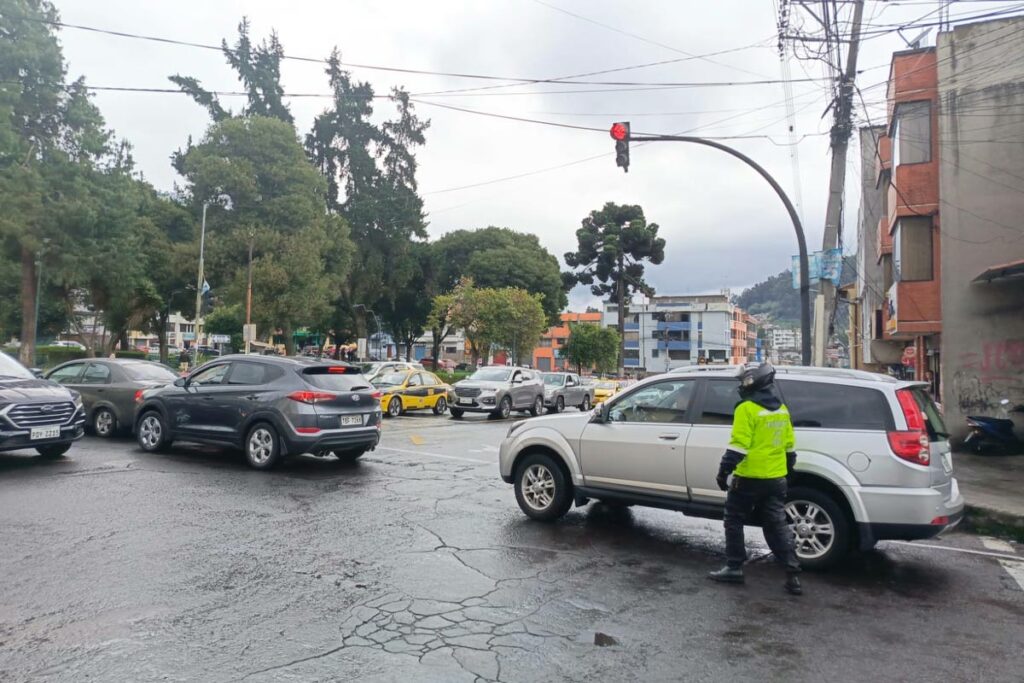 52 agentes civiles de tránsito de la AMT están desplegados para gestionar el tránsito por las marchas. Foto: AMT