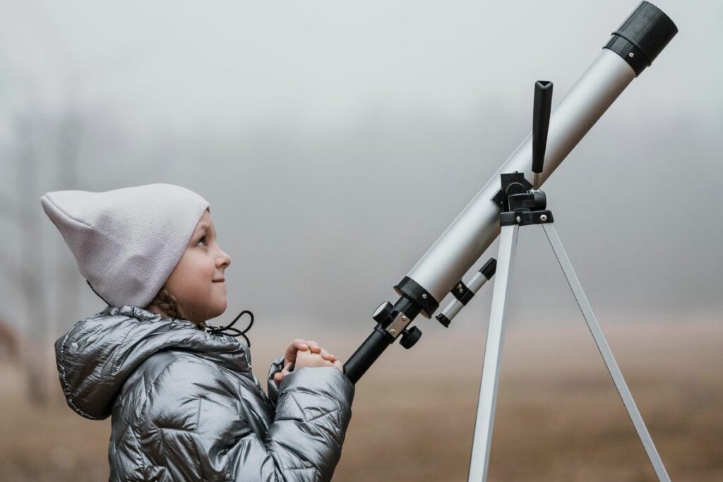 El calendario astronómico de este año incluye una serie de emocionantes eventos, como conjunciones entre la Luna y varios planetas. Foto Freepik.