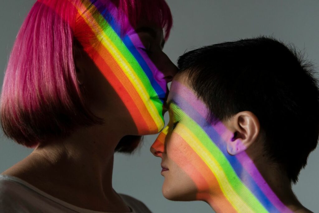 La lucha por los derechos LGBTIQ+ destaca la necesidad de igualdad y justicia, a pesar de los desafíos persistentes. Foto: Freepik.