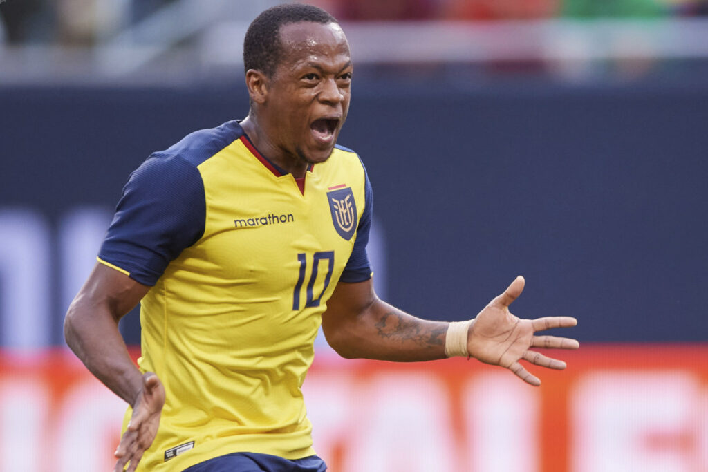 Romario Ibarra con la selección de Ecuador en 2022.