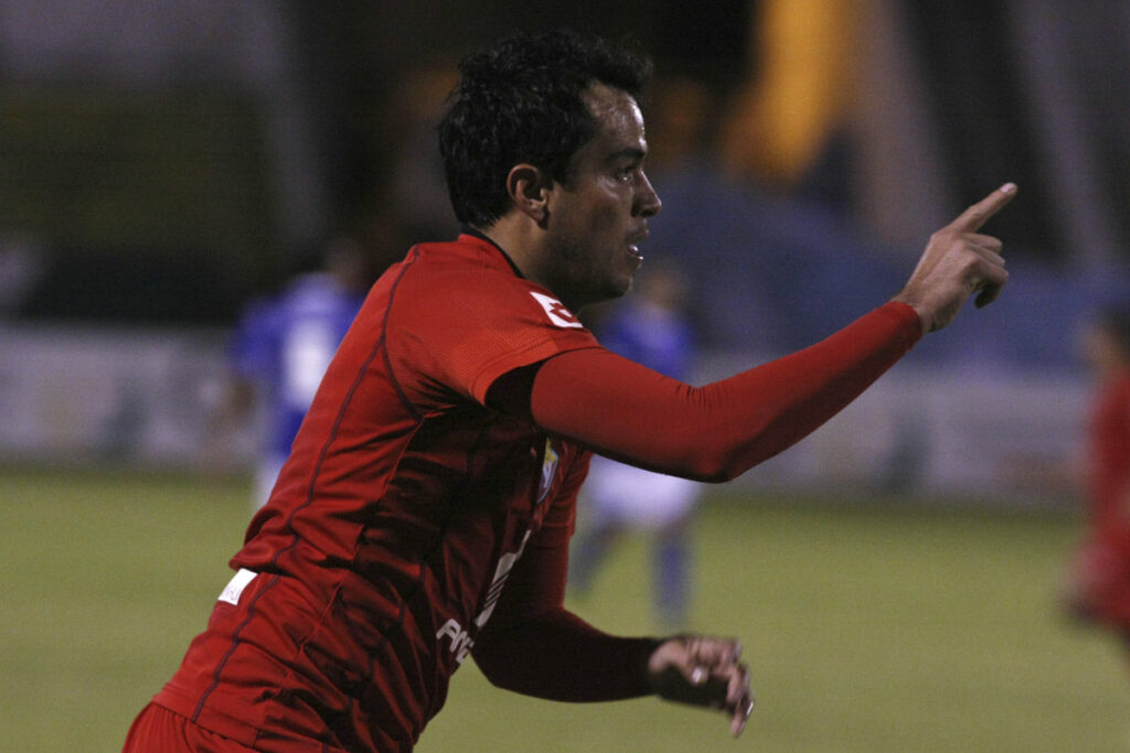 Jaime Iván Kaviedes celebrando uno de sus últimos goles en el campeonato nacional 2011. Foto: Archivo histórico EL COMERCIO.