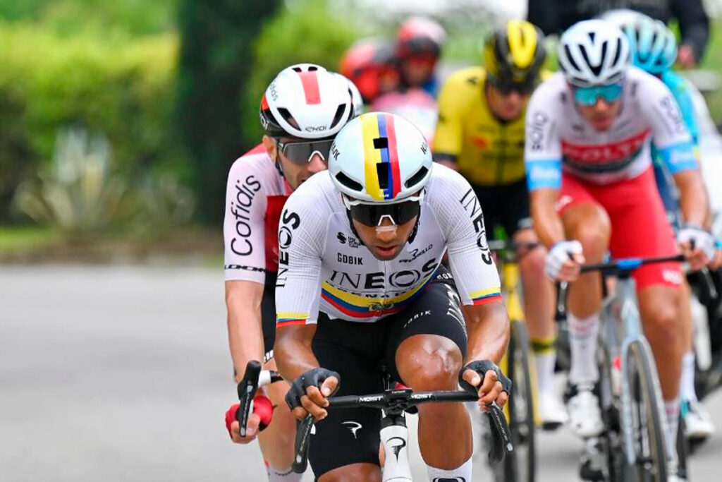 Jhonatan Narváez en la competencia del Giro de Italia. Foro: IG Jhonatan Narváez