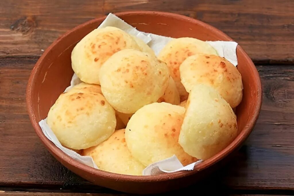 El pan y la tortilla de yuca, símbolos culinarios de Manabí, arraigados en la cultura ecuatoriana. Foto: Pinterest.
