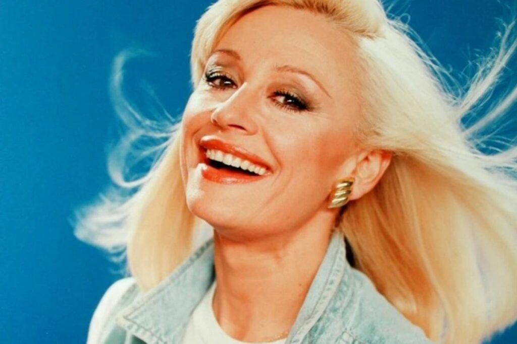 'Pedro', originalmente interpretada por la icónica Raffaella Carrà, quien, a pesar de su fallecimiento en 2021, sigue siendo recordada por su legado musical. Foto: IMDb.
