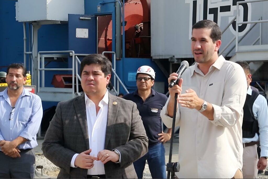 Roberto Luque durante la rueda de prensa difundida desde Guayas. Foto: X Ministerio de Energía
