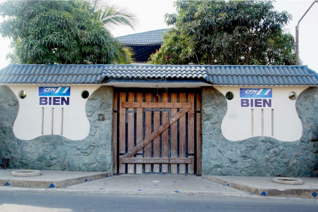 Uno de los bienes a subastar se encuentra en el barrio La Pradera, parroquia Tarqui, en Manta. Foto: CFN