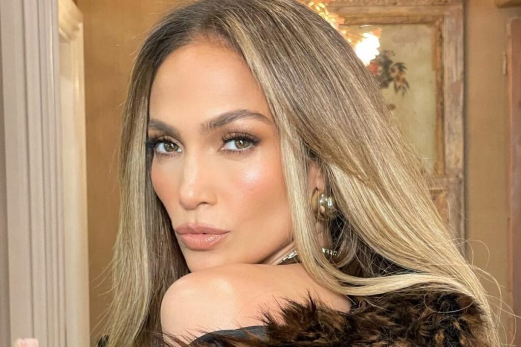 JLO es el centro de atención tras aparecer buscando casa nueva sin la presencia de Ben. Foto: Facebook