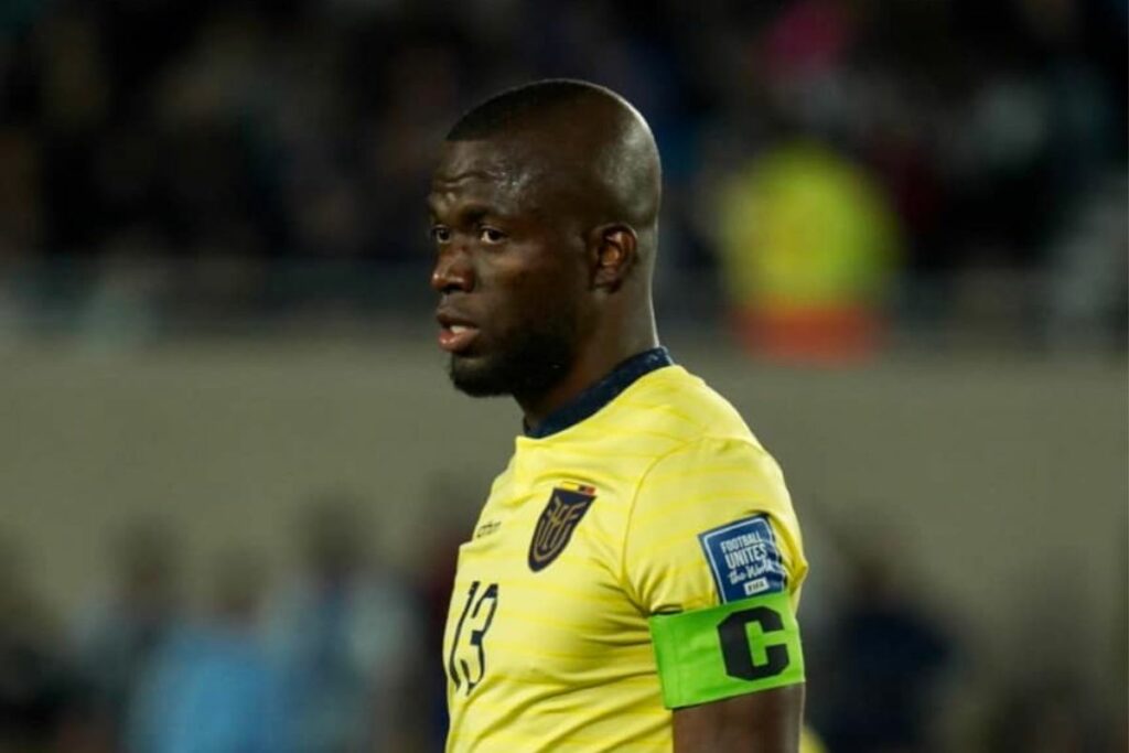 Enner Valencia, el capitán de la Selección de Ecuador, en un partido oficial con la 'Tri'.