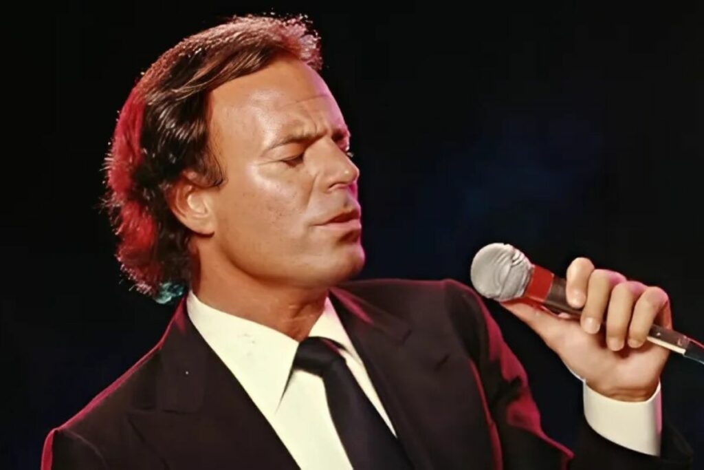 Julio Iglesias, nacido en Madrid en 1943, es el intérprete español más popular a nivel internacional. Foto: IMDb.