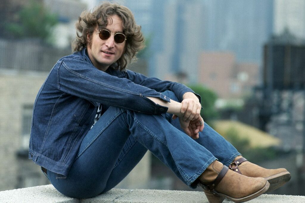 John Lennon es conocido por su emblemática canción "Imagine", un himno de paz y esperanza. Foto: Internet