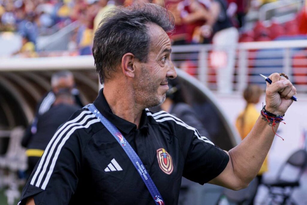 Fernando 'Bocha' Batista en un partido con la Selección de Venezuela en la Copa América, donde también estuvo la Selección de Ecuador..