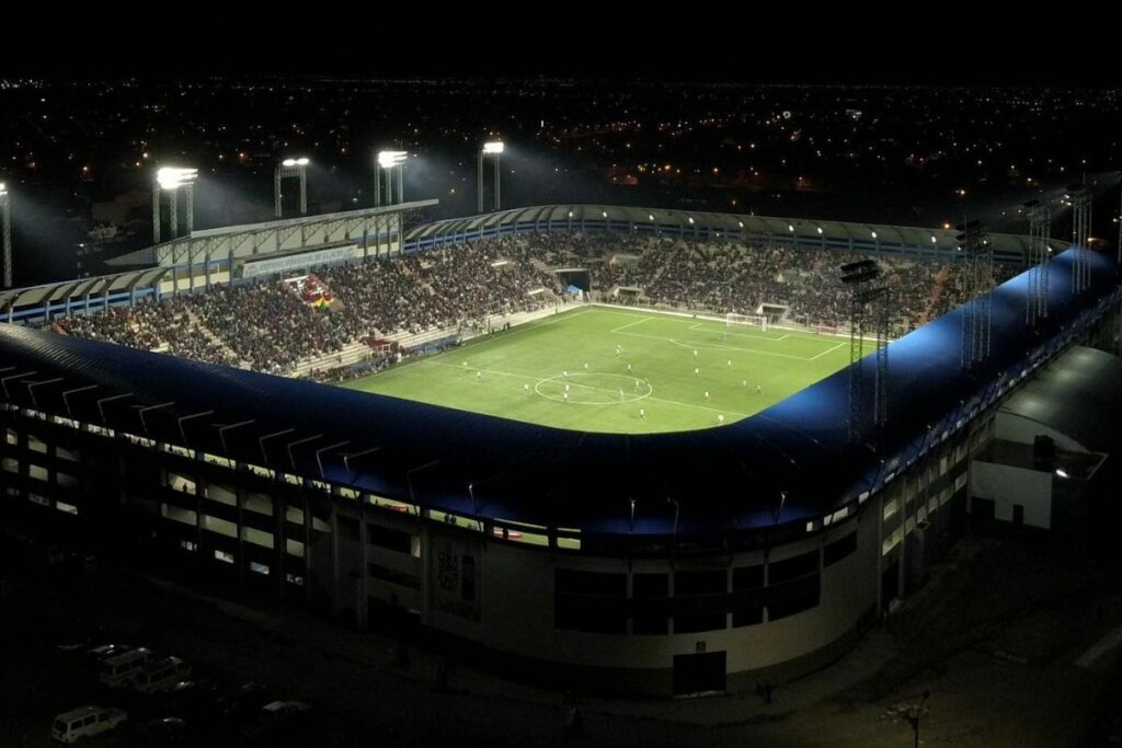 Estadio Municipal El Alto donde jugará Liga de Quito por la Copa Sudamericana.